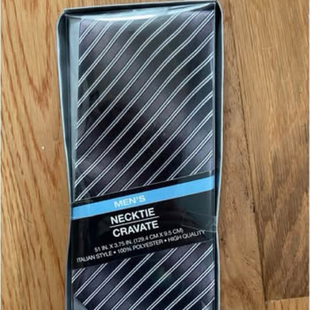 New in box, Men’s Necktie 51” x 3.75”